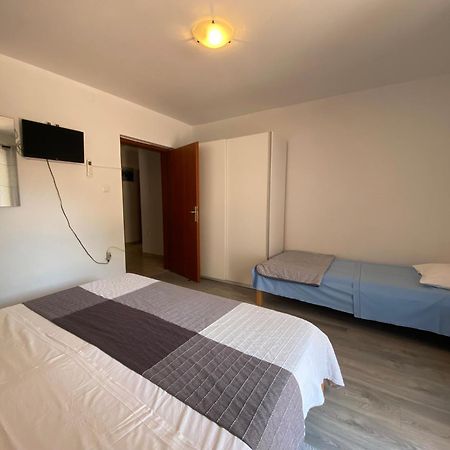 Apartments Lungomare Pula Luaran gambar