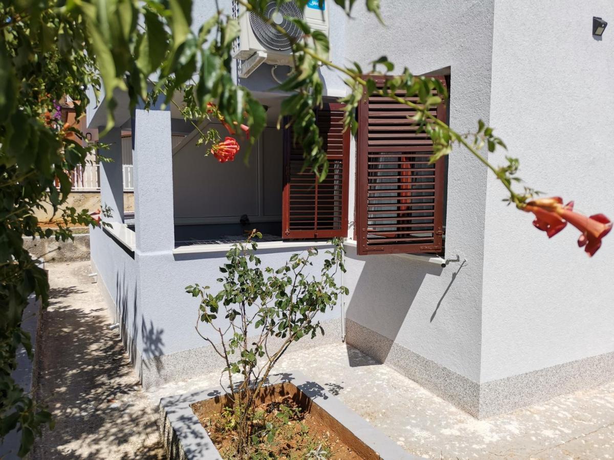 Apartments Lungomare Pula Luaran gambar