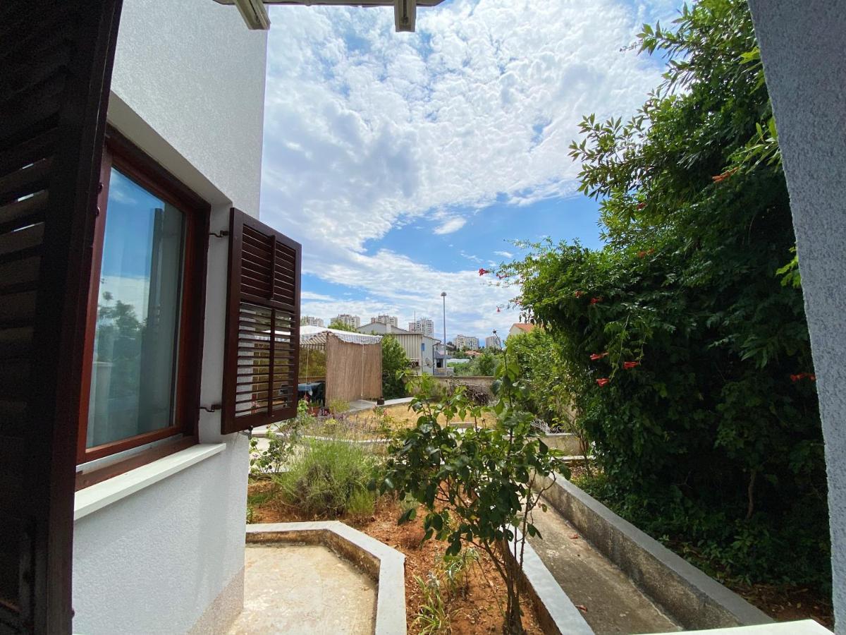 Apartments Lungomare Pula Luaran gambar