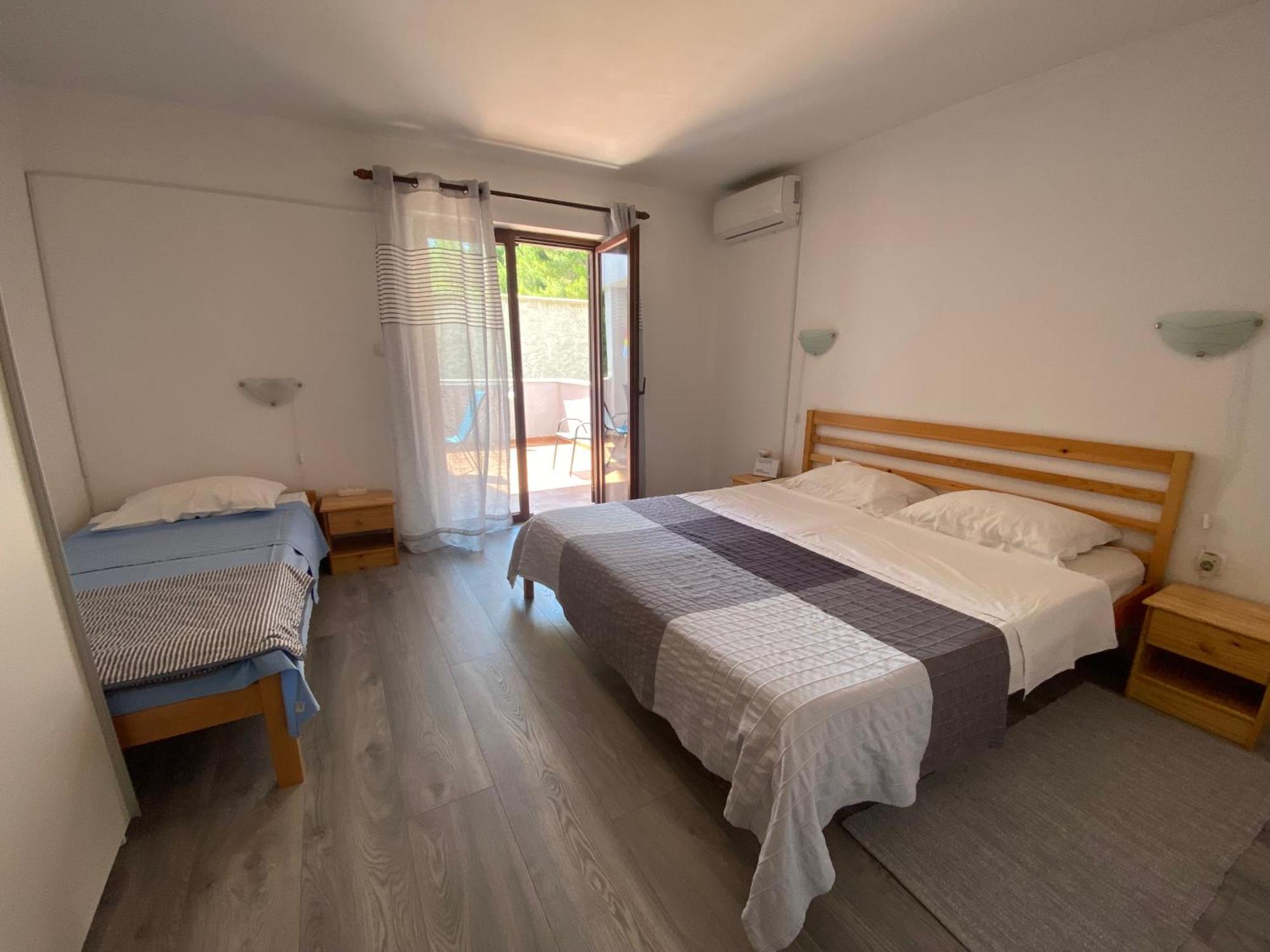 Apartments Lungomare Pula Luaran gambar